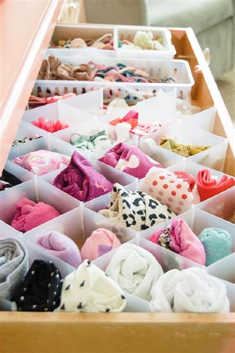 Throw in the fact that it can be adjusted to fit almost any size closet, and we have a winner! DIY 20 Insanely Genius Ways to Organize Baby Clothes - DIY ...