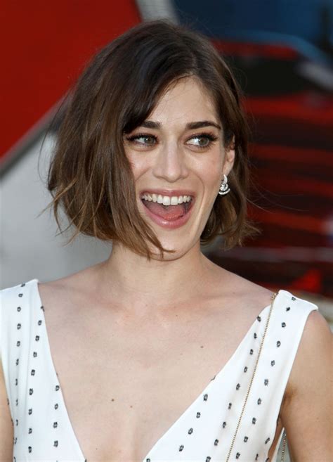 Lizzy Caplan Sony Pictures ‘ghostbusters Premiere At