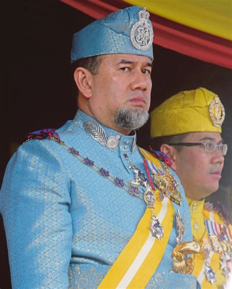 Comptroller of the royal household datuk wan ahmad dahlan abdul aziz said his majesty had officially notified the malay rulers on his abdication through a letter sent to the secretary of the conference of rulers. Sultan Muhammad V Kelantan hopes flood victims will return ...