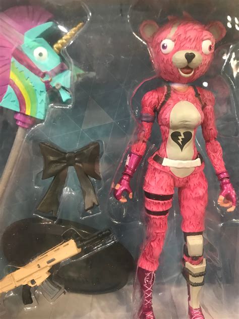 Todd mcfarlane, ceo of mcfarlane toys, thanks fortnite's hundreds of character options for the blueprint for making any successful toy and action figure line, and we can believe it. McFarlane Toys Reveals Fortnite Action Figure - Previews World