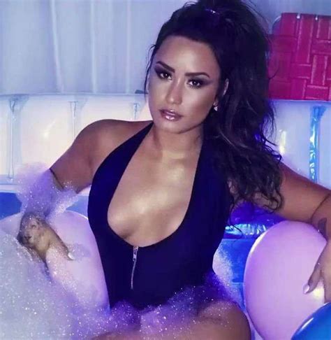 Demi Lovato Flaunts Curves In Plunging Bodysuit For Sorry Not Sorry Video H Beauty