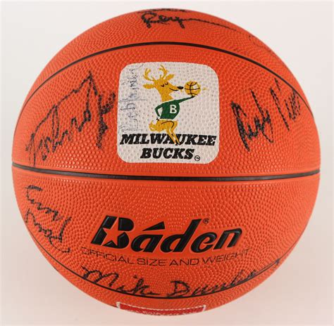 Lot Detail 1988 89 Milwaukee Bucks Team Signed Basketball W 15