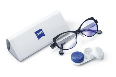 Carl Zeiss Launches New Spectacle Lens Optician