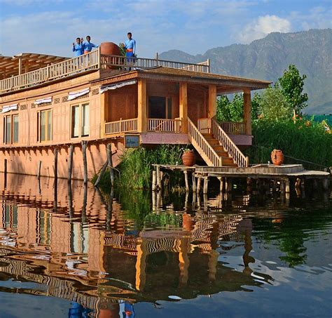 Sukoon Kashmir India Boat Hotel Trekking I Hotel