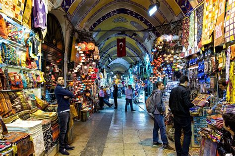 Shopping In The Grand Bazaar Istanbul Earth Trekkers