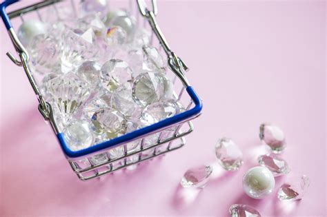 Harga 1 Karat Berlian Berapa - 30 Fakta Menarik tentang Perhiasan Berlian Wanita yang Jarang Diketahui, Dari Jenis hingga Harganya