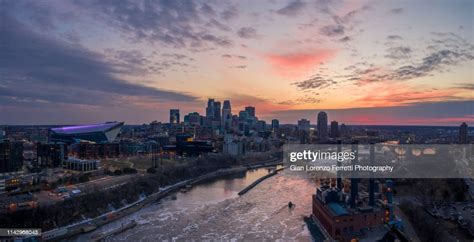 Minneapolis At Sunset High Res Stock Photo Getty Images