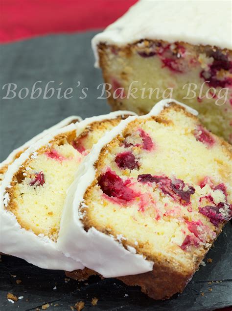 You simply have to try this heavenly christmas cranberry pound cake! Christmas Cranberry Pound Cake | Bobbies Baking Blog