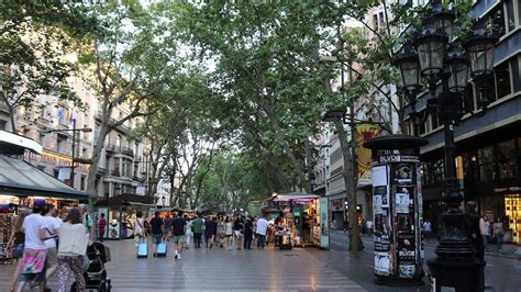 Més que un club we ❤️ #culers 🙌 #forçabarça & #campnou 🏟 📲 join barçatv+👇 barca.link/emjk30rwcp5. La Rambla and Gothic Quarter Barcelona Spain - YouTube