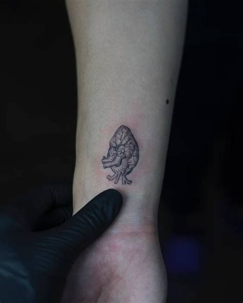39 Inspiring Anatomical Heart Tattoos Tattoobloq Wrist Tattoos For