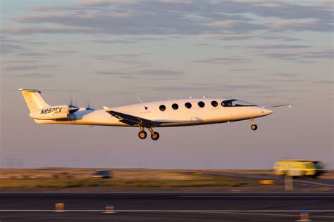 Worlds First All Electric Passenger Plane Takes To The Skies 9