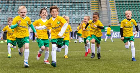 Ado den haag maakt in zijn gloednieuwe stadion gehakt van de bezoekende ploeg. ADO Den Haag Voetbal én Keeperskampen in de zomer! - ADO ...