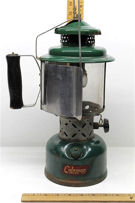 Vintage Coleman Lantern Sunshine Of The Night W Wood Handle Relector
