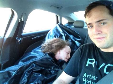 Mans Selfie With Dead Girlfriend Stolen From Morgue Is Hoax