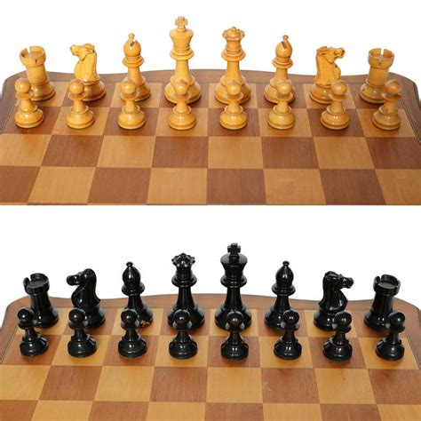 Staunton Chess Set With A Chess Board King 315 8 Cm Etsy Chess