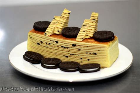 I was informed that dayang salhah began its operations in 1997 as a small family business, and that today it has evolved into the most famous and established manufacturer of kek lapis sarawak. miszreidashopper.blogspot.com: KEK LAPIS DAYANG SALHAH