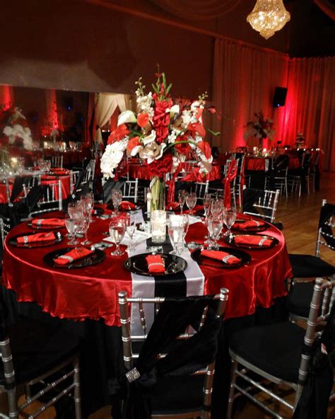 24 Awesome Red And Black Table Decor