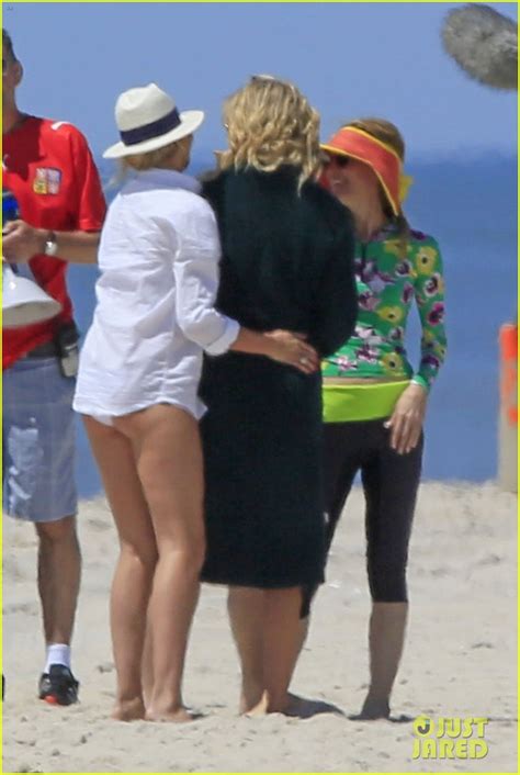 Cameron Diaz And Kate Upton Beach Bikinis For The Other Woman Photo