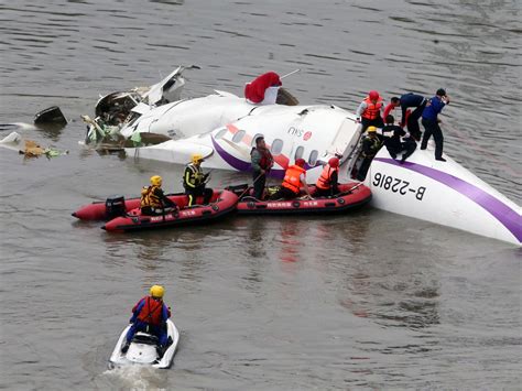 Transasia Plane Crashes Into Taiwan River More Than A Dozen Dead Kcur