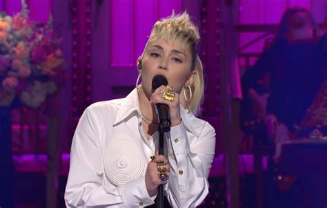 Watch Miley Cyrus Cover Dolly Parton In SNL Performance