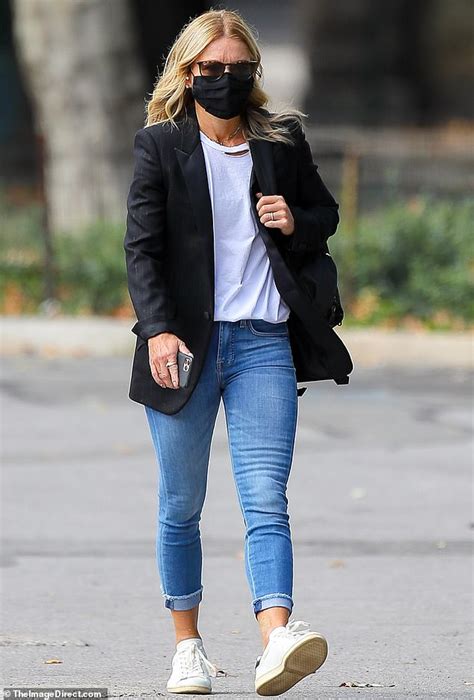 Kelly Ripa Opts For 90s Business Casual In Blazer And Jeans As She