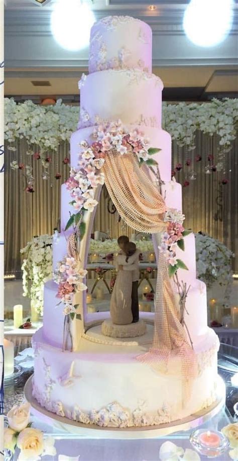The Most Elegant And Unusual Wedding Cakes Unusual Wedding Cakes