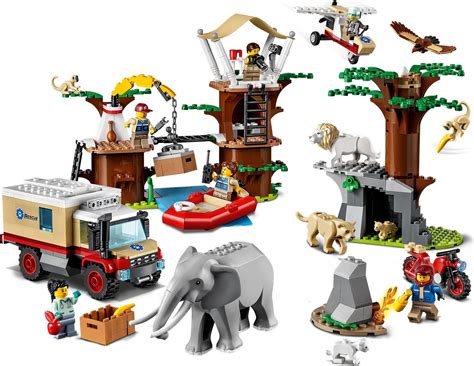 A Lego City Safari Spotting The New Animals Blocks Magazine