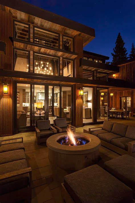 Lake Tahoe Getaway Features Contemporary Barn Aesthetic