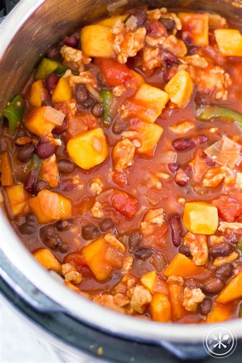 Some cooks worry that using ground turkey will create dry, tough burgers or meat loaves, but that isn't the case. Slow Cooker Turkey Butternut Squash Chili | Recipe ...