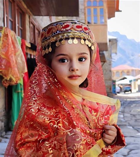 Azeri Girl Азербайджан Traditional Outfits Costume Themes Girl