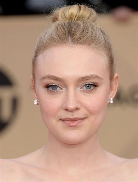 Dakota Fanning Wore A Prada Pale Pink Silk Organza Gown Accented With