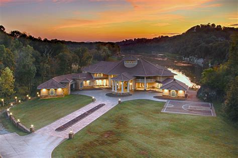 Palatial Lakefront Estate in Piney Flats, TN, United ...