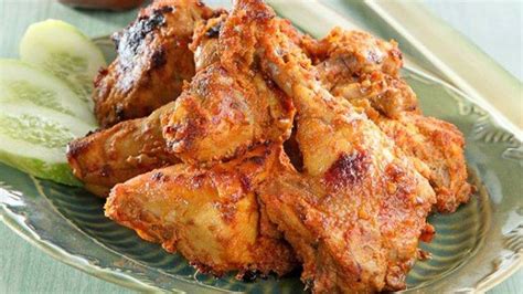 Mau coba buat di rumah? Resep dan Cara Membuat Ayam Bakar Padang Juicy ala ...