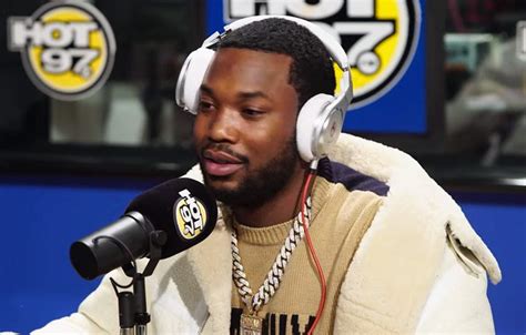 Watch Meek Mill Freestyle Over Drakes Back To Back