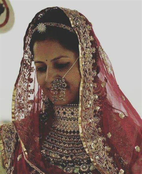 Pin By Nikitaba Jadeja On Rajputana Proud Bridal Photography Poses Indian Wedding Outfits