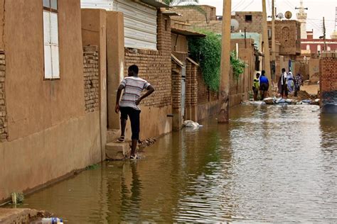شهدت باكستان ارتفاع عدد حالات الإصابة من 16 ألف حالة في الأسبوع الأول من شهر مارس إلى أكثر من 140 ألف حالة جديدة في أبريل تصادف اليوم ذكرى الجمعة العظيمة بحسب التقويم الشرقي الذي تتبعه الكنائس الأرثوذكسية حول العالم، وقد احتفل به المسيحيون في. جزيرة توتي في السودان تعاني مأساة الفيضان الأكبر منذ قرن ...
