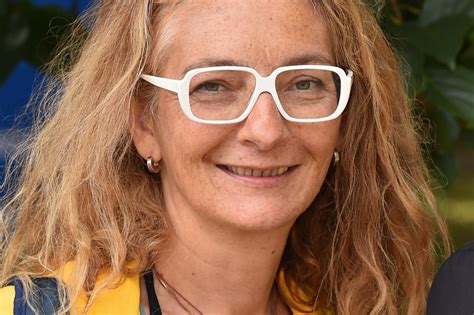 Dans une interview accordée à télé loisirs, l'actrice de 55 ans avait pleinement assumé son caractère bien trempé : Corine Masiero protège son personnage des fans: "Il y a un ...