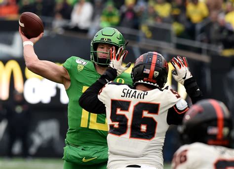Oregon Football Ducks Offense Looks Sluggish In Win Over Oregon State
