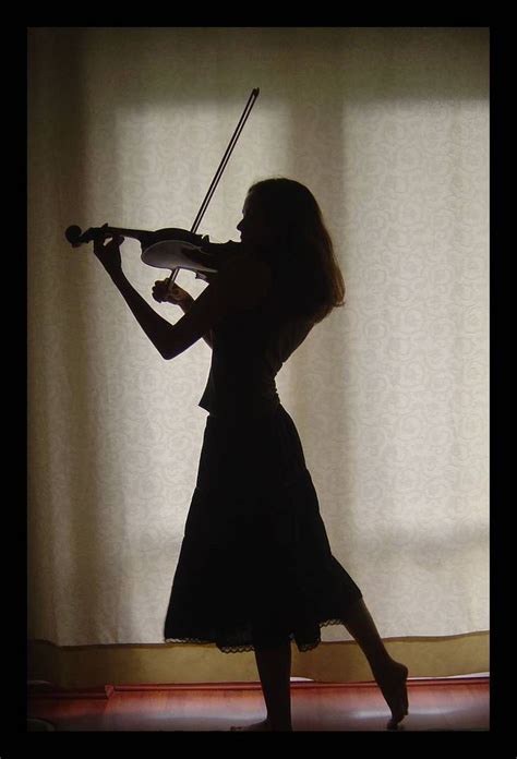 Violinist By Nighttimebird On Deviantart Violin Photography Violin