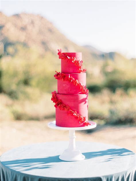 Non Traditional Is Trending Discover 40 Unique Wedding Cakes That We
