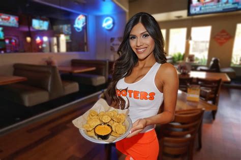 Hooters Reaches A Shutdown Deal For All Americans Free Fried Pickles