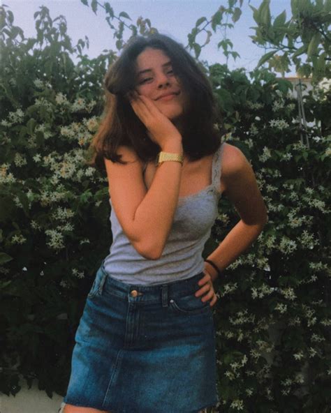 Hangi dizi ve sinema filmlerinde rol aldı? Zeynep Selimoglu: Age, Wiki, Photos, and Biography | FilmiFeed