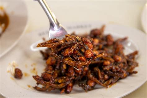 However you're still getting lower quality rice and beef in exchange for fast instant food. Hong Seng Curry Rice (鴻森咖喱飯): The Messiest & Most ...