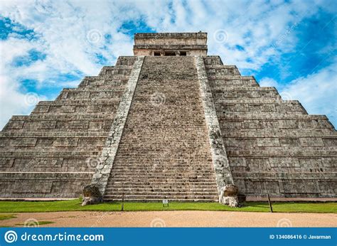 El Castillo Or Temple Of Kukulkan Pyramid Chichen Itza Yucatan