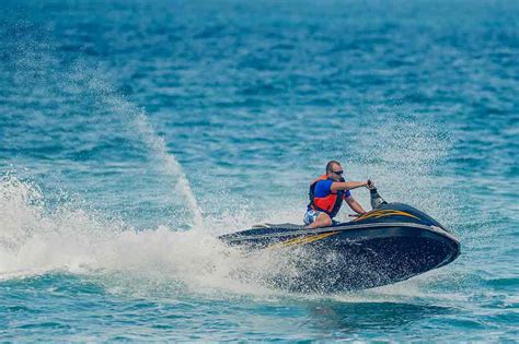 20 Best Water Sports In Dubai To Take Your Leisure Experience To The
