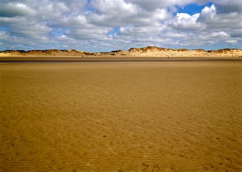 1:03 love travelling 19 просмотров. Formby Beach 15/05/2016 - robertpoulson.com