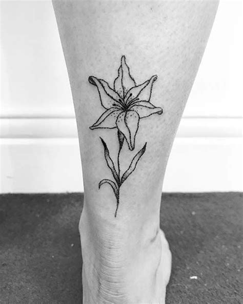 250 Lily Tattoo Designs With Meanings 2020 Flower Ideas And Symbols Lily Tattoo Flower