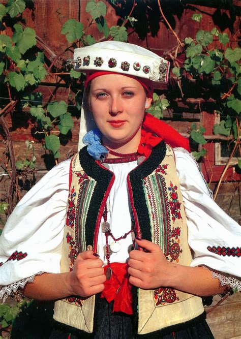 Figures expressed per thousand people for the same year. WORLD, COME TO MY HOME!: 0833-0836 ROMANIA (Braşov) - Traditional wedding at Rupea