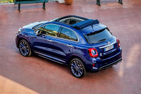 Fiat 500x Yachting Is A Convertible Suv With A Very Cool Roof Carbuzz