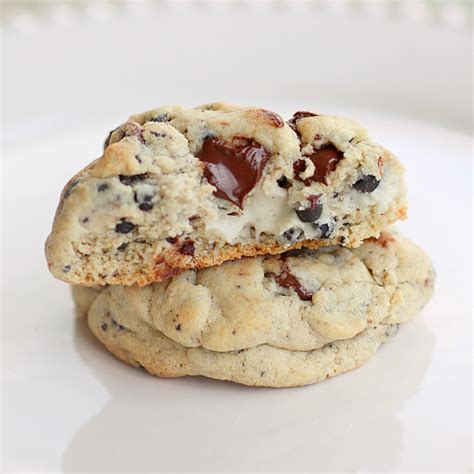 Soft, pillow cookies that are studded with chocolate chips and oreo cookie chunks is what makes these oreo pudding chocolate chip cookies irresistible. Christine Marie's Recipes: Oreo Pudding Cookie